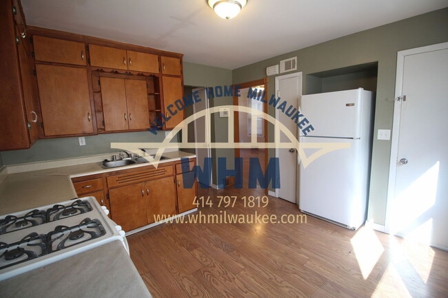 Photo - 331 E Deer Pl