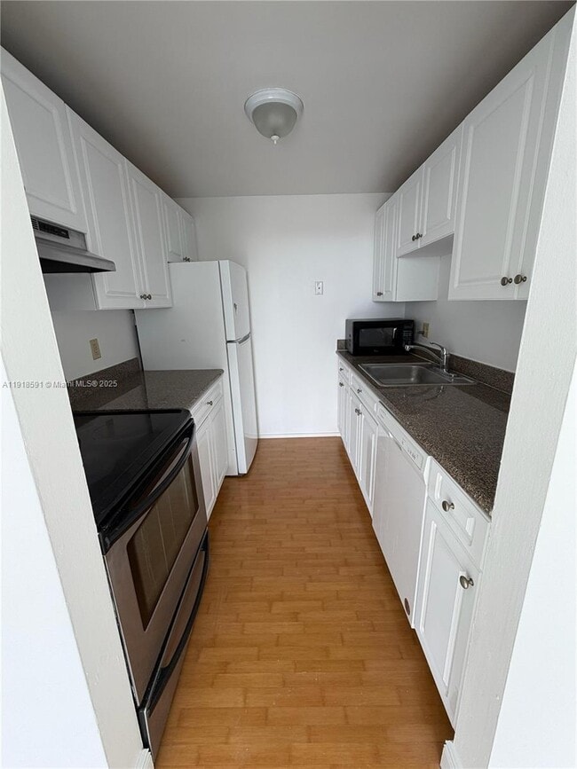 Photo - 2020 NE 135th St Unit 905