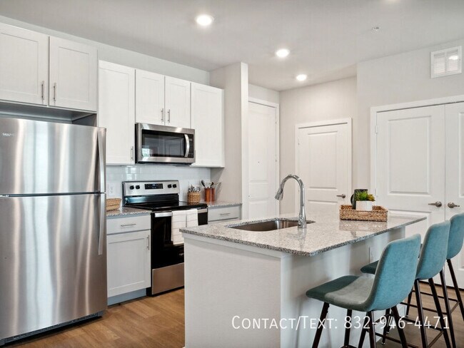 Building Photo - 8 Weeks Free Rent + Up to $1,000 GC! Unit AVL2 Rental