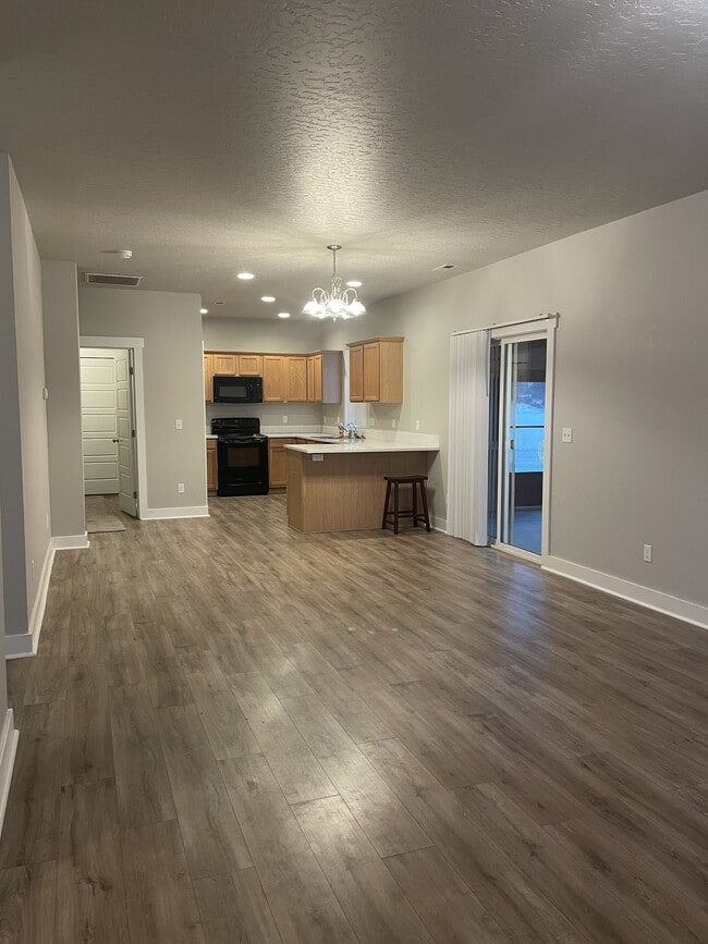 Photo - 447 N Baxter Way