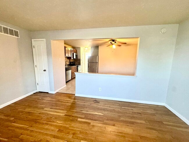 Photo - 5225 Southwest Ave Unidad 105