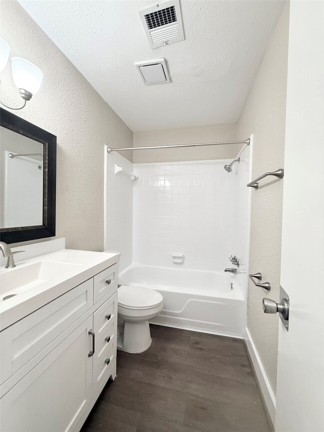 Building Photo - 109 Houston St