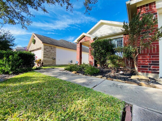 Photo - 24638 Lakecrest Village Dr