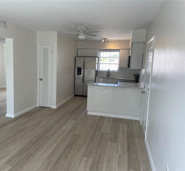 Photo - 2 BEDROOM 1 BATH | LITTLE HAVANA WITH PARKING Unidad 3