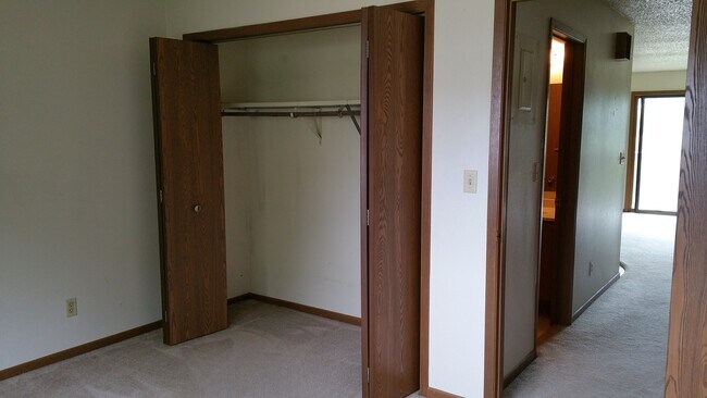 Photo - Incredible 1 Bedroom Condo on Iowa City West Side Unidad 3