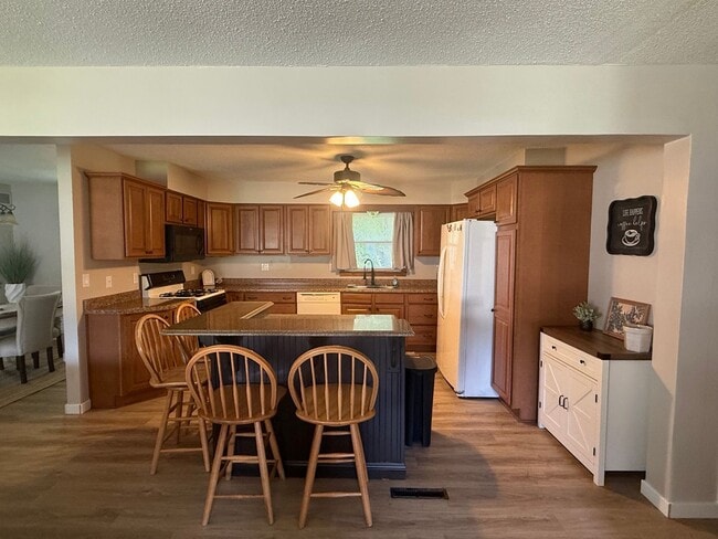 Photo - 112 Cottonwood Dr