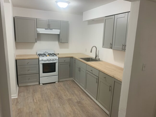 Photo - 1226 N Main St