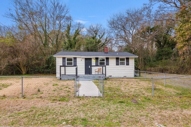 Photo - Adorable 3 bedroom 1 bathroom home!