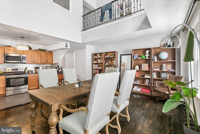 Photo - 1706 Locust St Unit 2