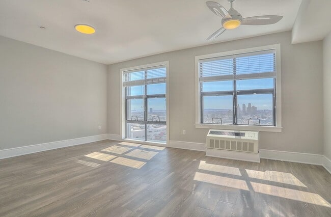 Building Photo - 32 Oakland Ave Unit # 1410