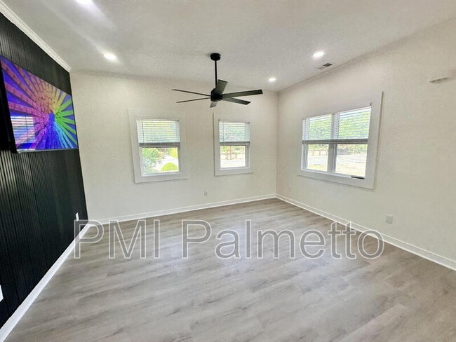 Photo - 1121 Zeigler St