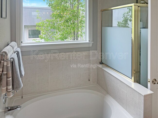 Photo - 1735 N Ogden St Unidad 301