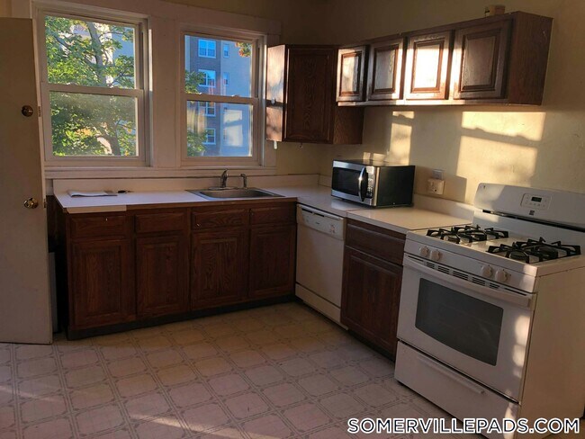 Photo - 39-41 Waterhouse St. Unit 3