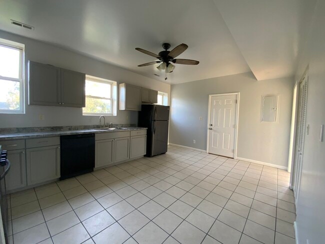 Photo - 6508 S Morgan St Unidad 3