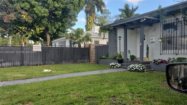 Photo - 956 NE 80th St