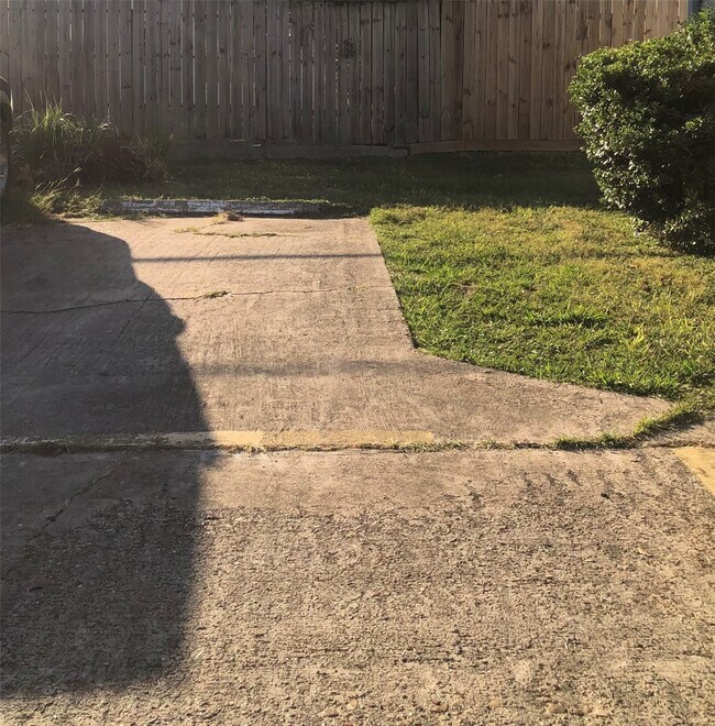 Photo - 6310 S Briar Bayou Dr