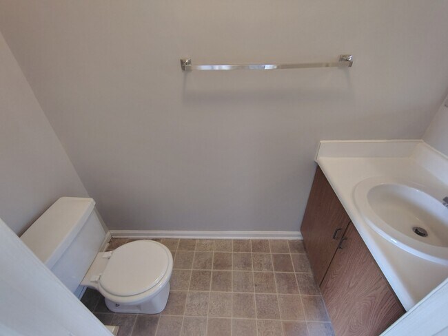 Photo - 16 Duiguid Dr