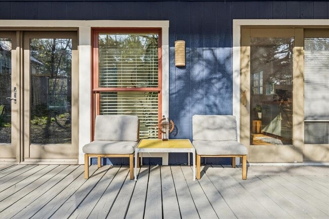 Photo - 213 Lessin Ln