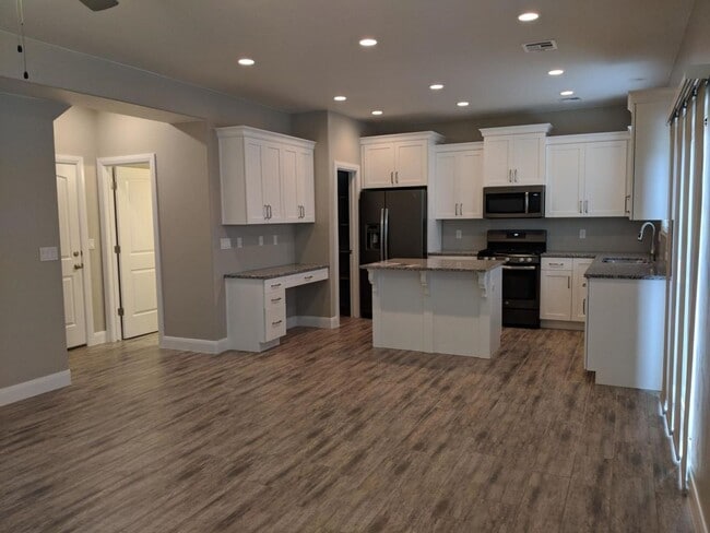 Photo - Beautiful Blackhawk Townhome