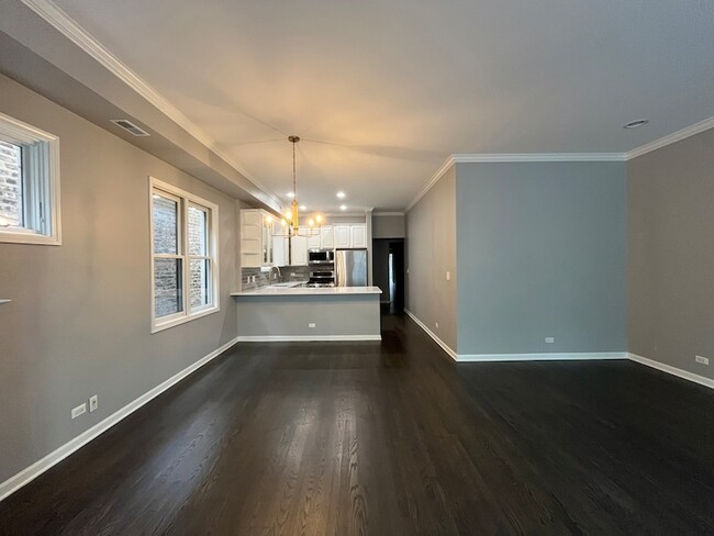 Photo - 540 W Oakdale Ave Unit 2W