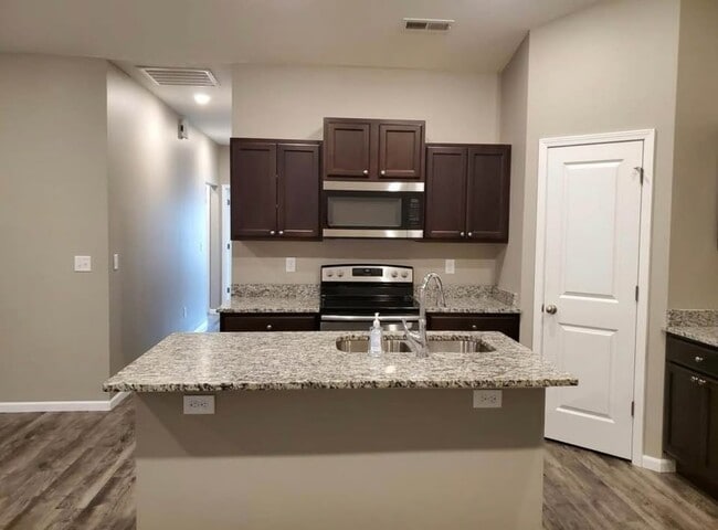 Photo - 454 S Longbranch Dr