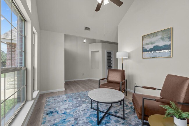 Photo - 3330 Shining Light Dr