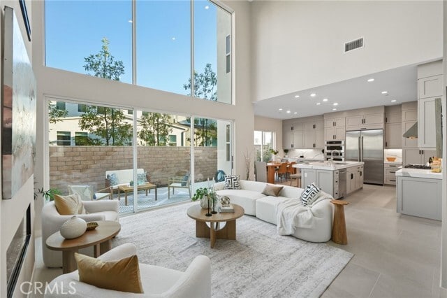 Building Photo - 1155 Poppy Ct