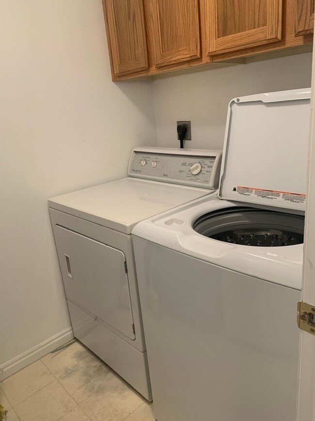 Photo - WHOLE APARTMENT available in Santa Barbara Condos for Fall 2027 Unit Private Room