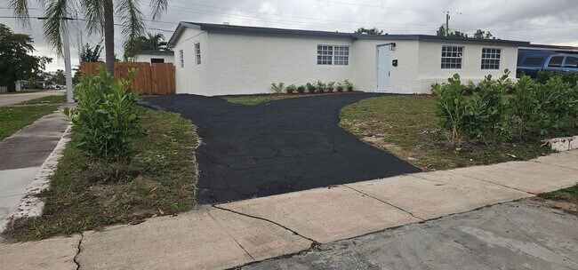 Photo - Single-Family Home – 4BR/2BA – Corner Lot, Large Fenced Yard, NO HOA