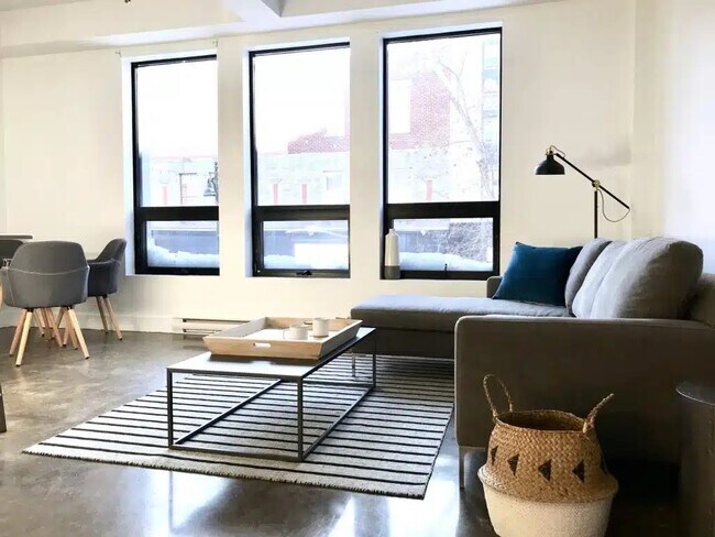 Photo - 3827 Boul. Saint-Laurent