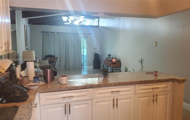 Photo - 213 Briarwood Cir