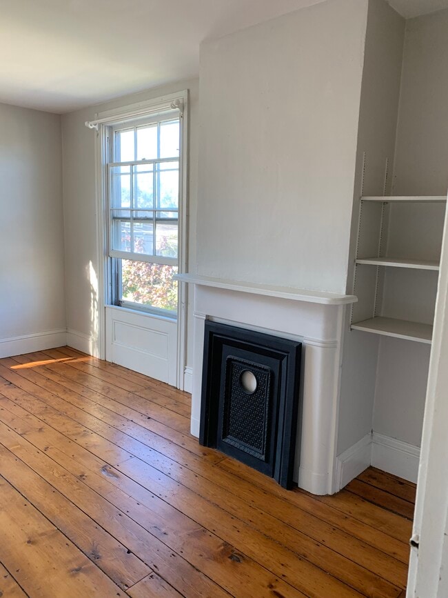 Photo - 27 Church St Unit Ideal location