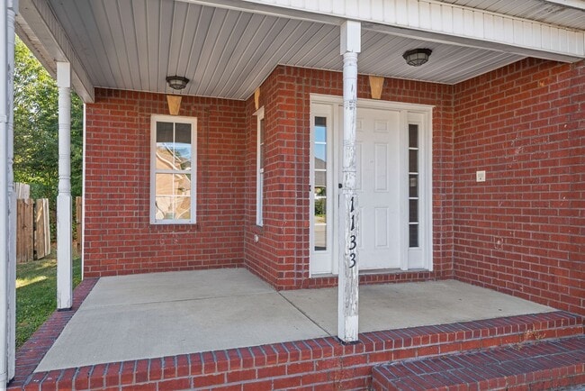 Photo - 4 Bedroom Pet Friendly Home For Rent!