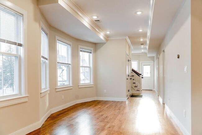 Photo - 11 Falkland St Unit 2