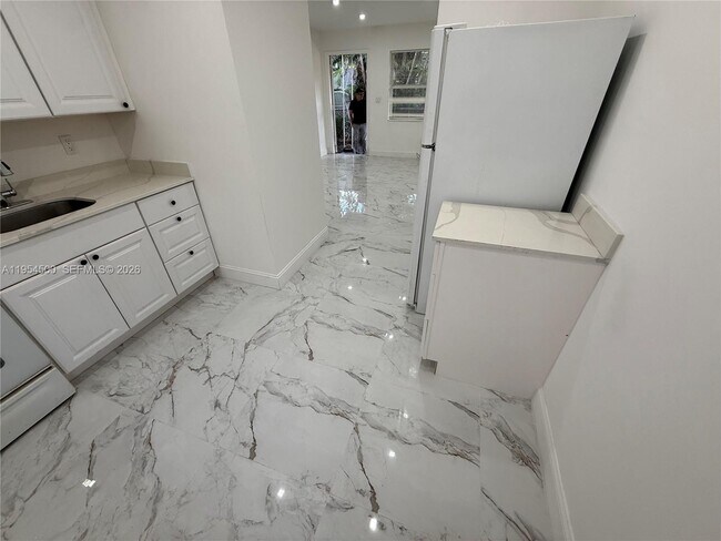 Photo - 505 N 24th Ave Unidad 2