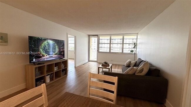 Photo - 251 174th St Unit 608