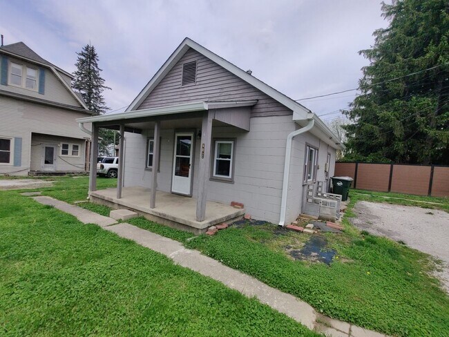 Photo - 402 E Walnut St