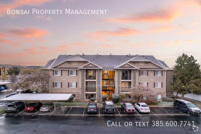 Building Photo - 8096 N Ridge Loop E Unit D8 Rental