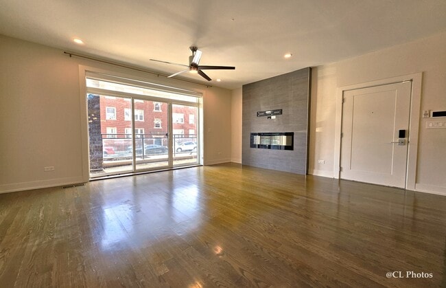 Photo - 3620 W Diversey Ave