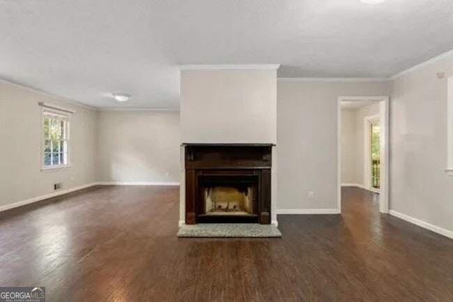 Photo - 2091 Ellwyn Dr