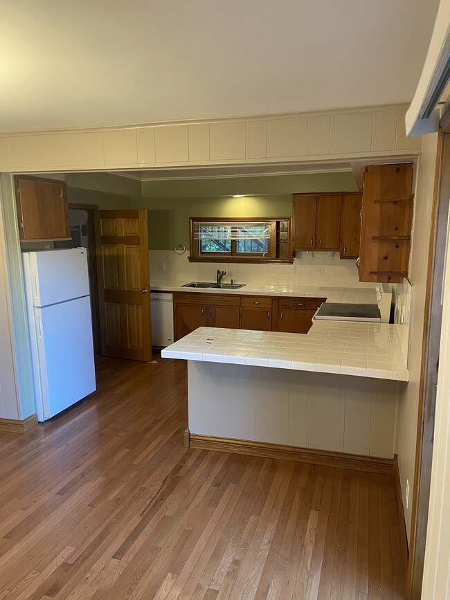 Building Photo - 1415 Ashman St Unit 1