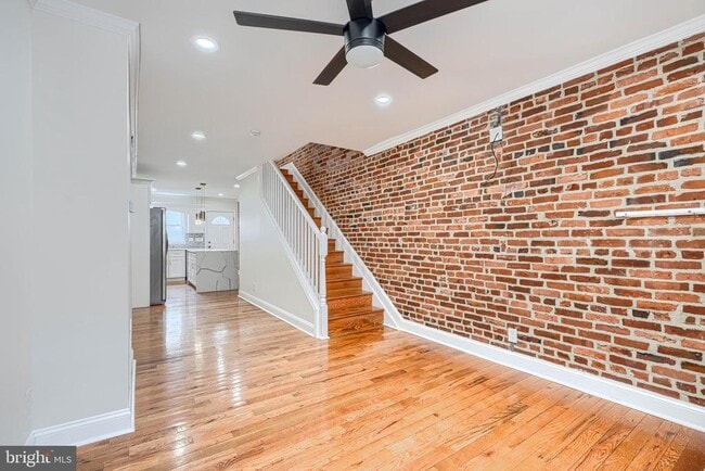 Photo - 404 N Robinson St