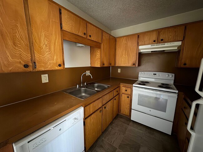 Photo - 2211 Cascade Dr Unit B