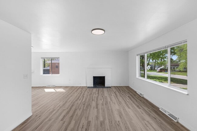 Photo - Charming 3-Bed Ranch with Detached Garage – Prime Upper Arlington/Columbus Area!