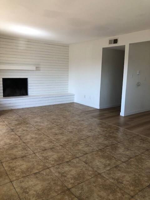 Photo - 1100-1108 E Lexington Ave Apartamentos