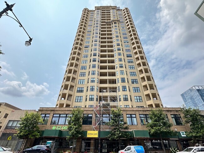 Building Photo - 1464 S Michigan Ave Unit 3001 Rental