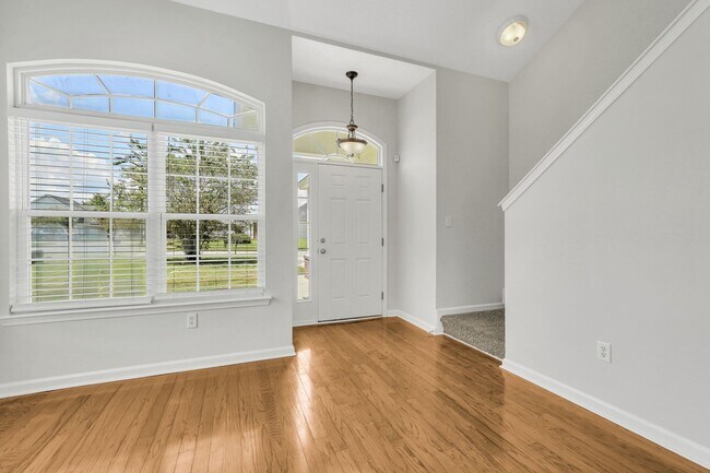 Photo - 145 Red Oak Dr