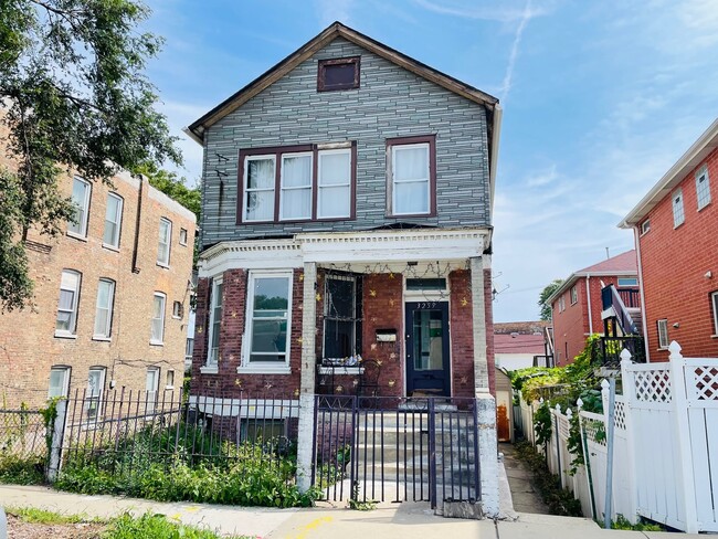 Building Photo - 3259 S Wood St Unit 1 Rental