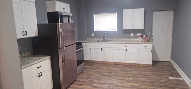 Photo - 2541 W Fayette St