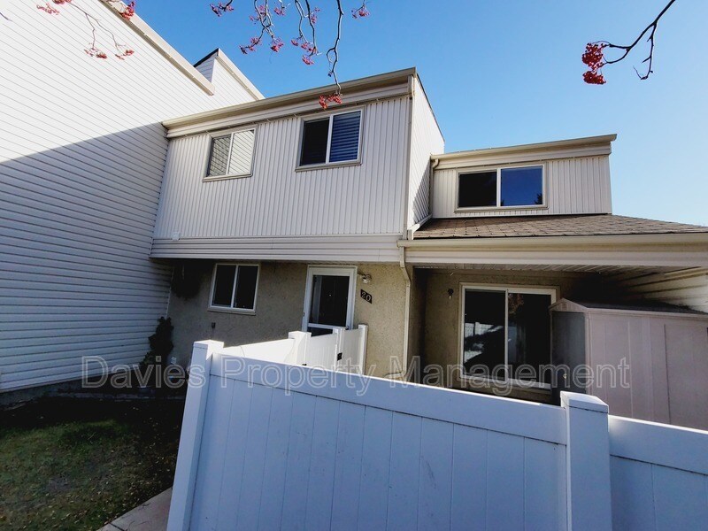 20 WoodVale Village NW
